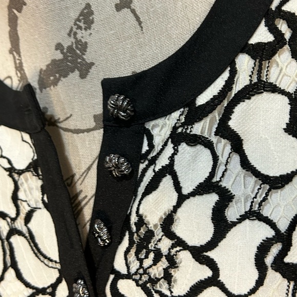 Karl Lagerfeld Lace Blouse Lined XS - Picture 13 of 14